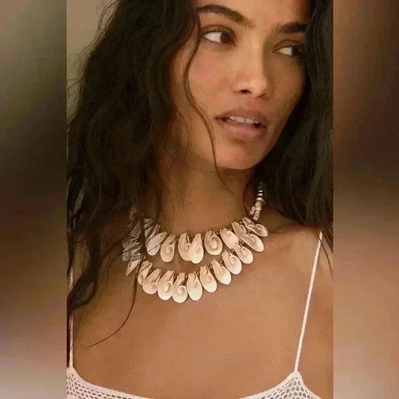 NEW Free People Collier Two Strangers Shell Statement Necklace 💕Hard to Find! - Picture 2 of 9